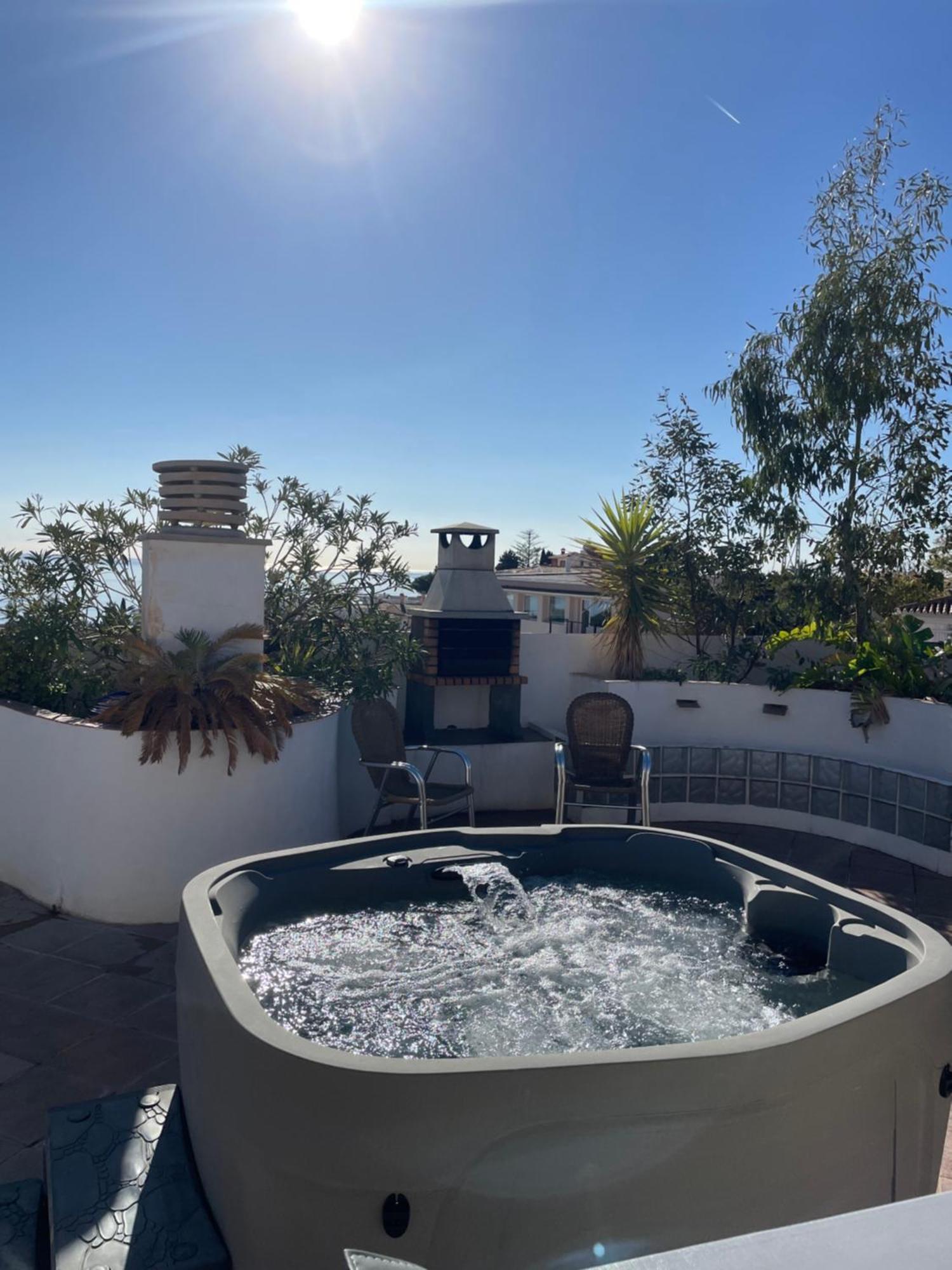 フエンヒロラPenthouse With Private Roof Terrace And Jacuzziアパートメント エクステリア 写真
