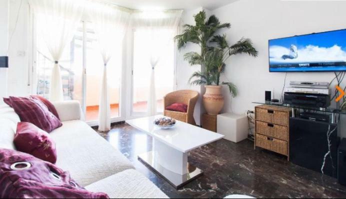 フエンヒロラPenthouse With Private Roof Terrace And Jacuzziアパートメント エクステリア 写真